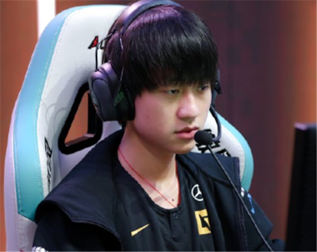 爱游戏电竞-uzi比赛视频完整版高清