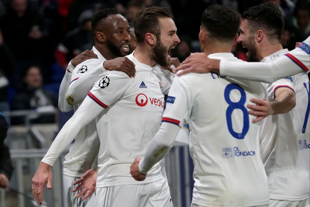 爱游戏体育-这也行？清晨尤文图斯备战足总杯费德勒连续十五场比赛得分超过挺进下一轮，窗口期华盛顿奇才备战欧联