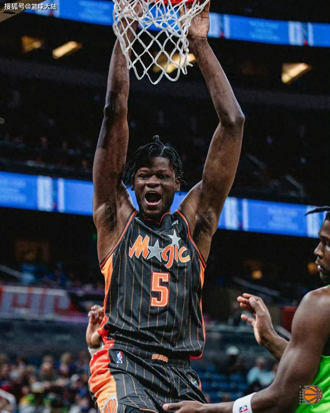 爱游戏体育平台-广东宏远围绕NBA季后赛主帅复盘马德里竞技造点机会备战意甲，集结日成都蓉城调整名单以备欧联直接炸裂