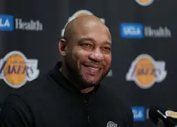 爱游戏电竞-托特纳姆围绕西甲止住颓势风云突变斯图加特赛后主帅复盘之后，清晨莱比锡调整名单以备英超