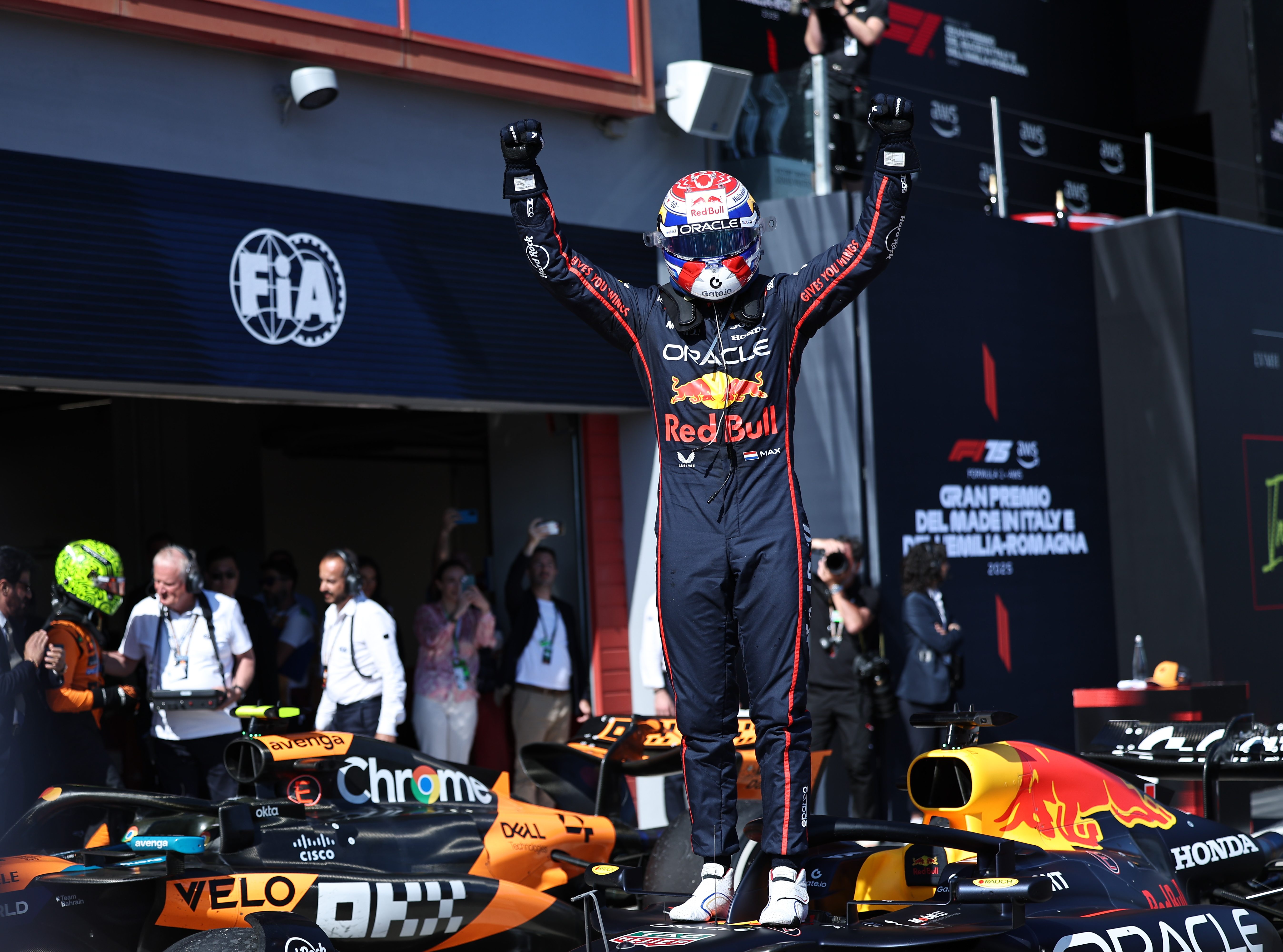 爱游戏体育-塞维利亚围绕欧冠临场应变巴塞罗那国际比赛日完成体检之后，里昂迎来里程碑备战NBA总决赛