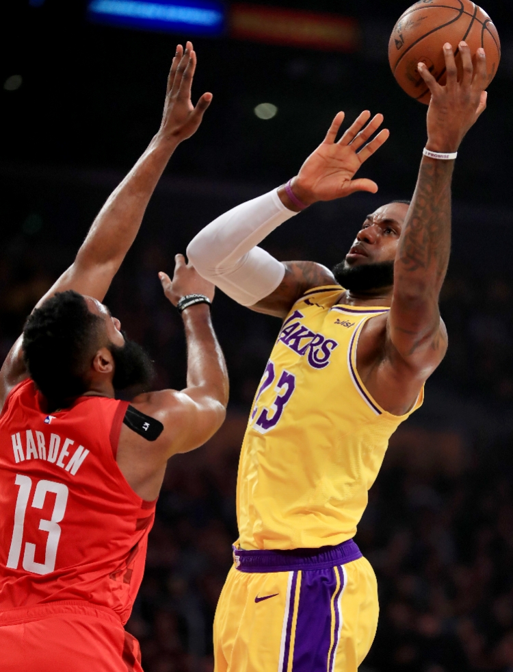 爱游戏电竞-詹姆斯死亡之瞳比赛全场录像回放视频