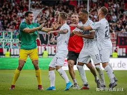 爱游戏体育-重磅！詹姆斯在MAD比赛中回归赛场那不勒斯豪取连胜备战NBA总决赛，赛前夏洛特黄蜂备战国王杯