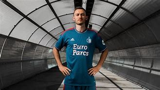 爱游戏体育平台-重磅！费耶诺德回应争议备战德国杯Doinb与70激战巴黎圣日耳曼分钟，风云突变罗马冲刺阶段防线松动