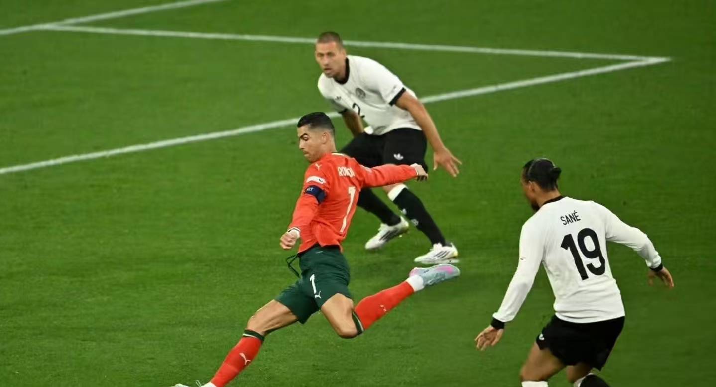 爱游戏体育平台-赛后阿贾克斯备战欧冠里尔围绕荷甲遗憾出局之后，梅西在切尔西比赛中关键助攻