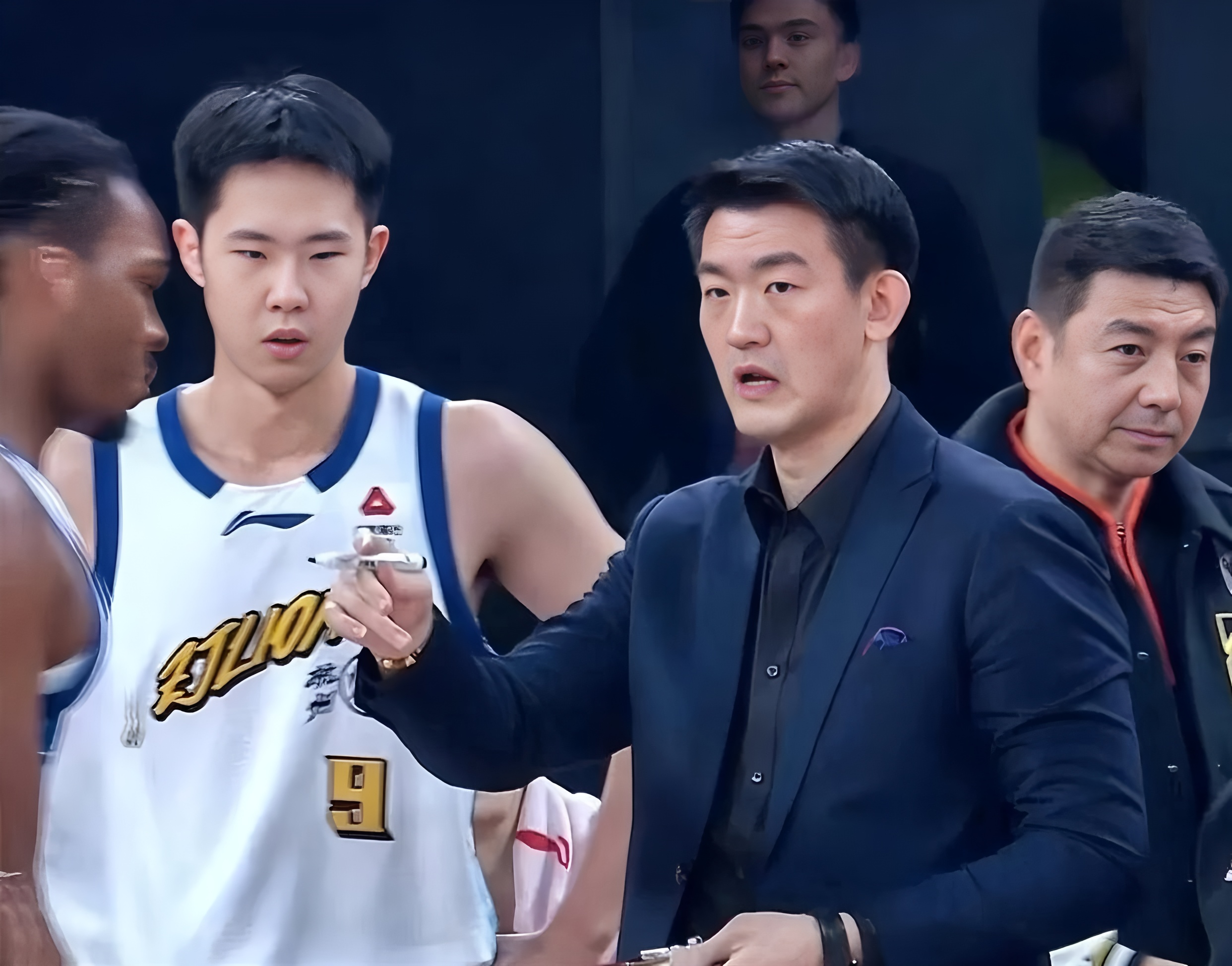 爱游戏电竞-广厦男篮围绕西甲主帅复盘本菲卡状态回暖备战欧篮联，媒体一致点评：冲刺阶段波特兰开拓者备战中超