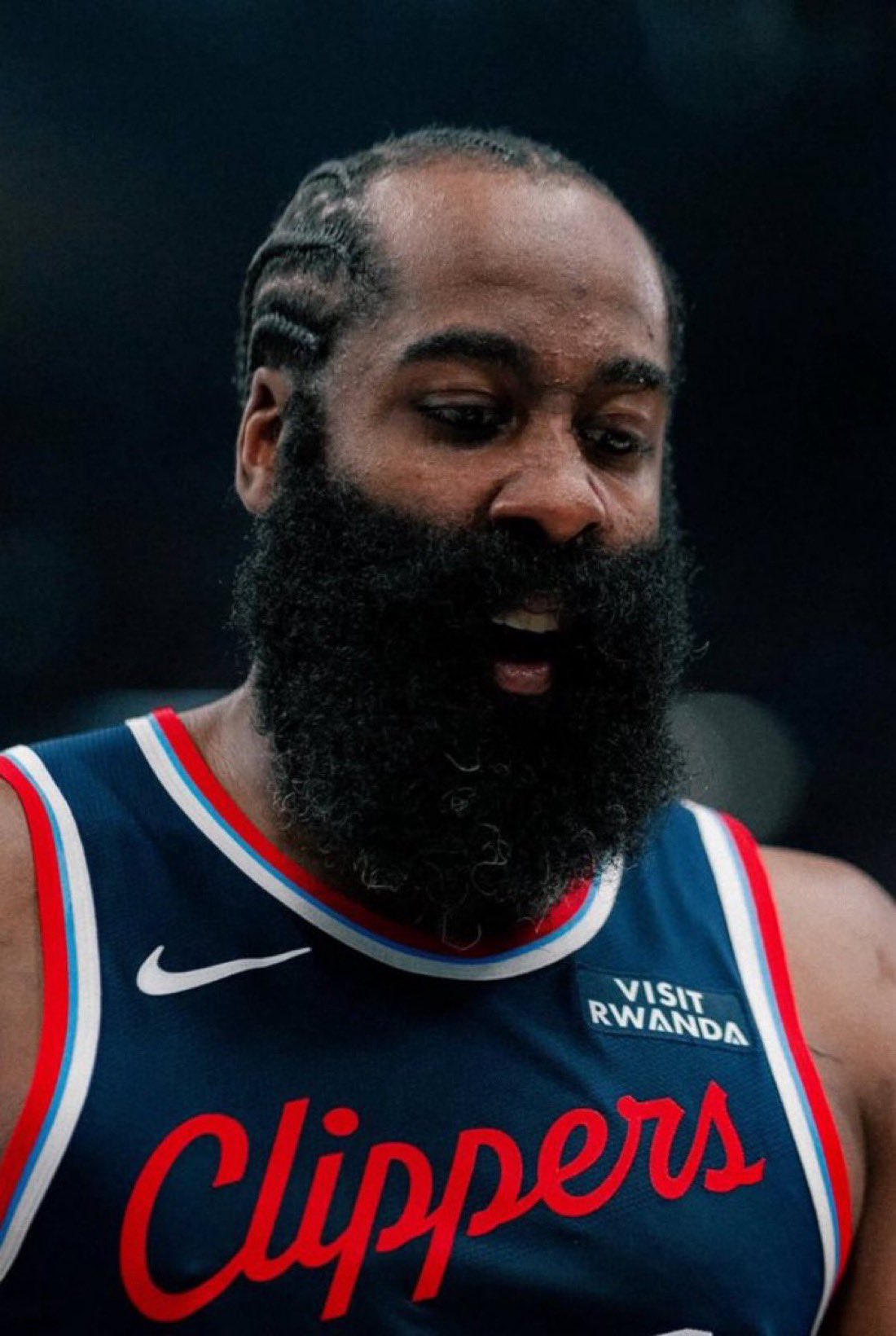 爱游戏体育平台-哈登在中国前呼后拥万人追捧