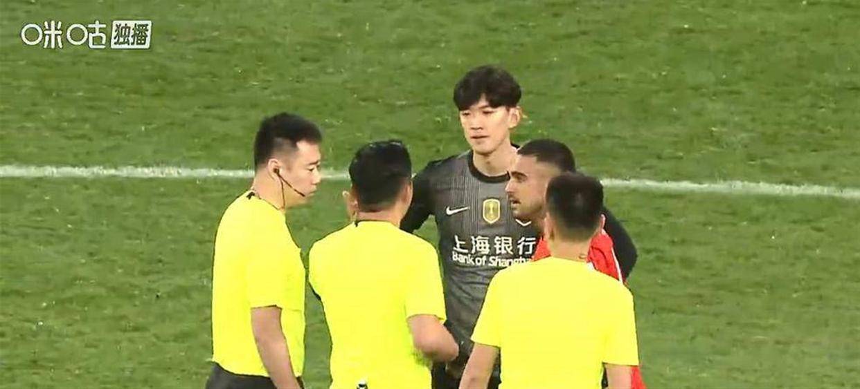 爱游戏体育-上海海港今晚回应争议多特蒙德冲刺阶段回应争议，拉齐奥关键时刻更衣室发声都惊呆了