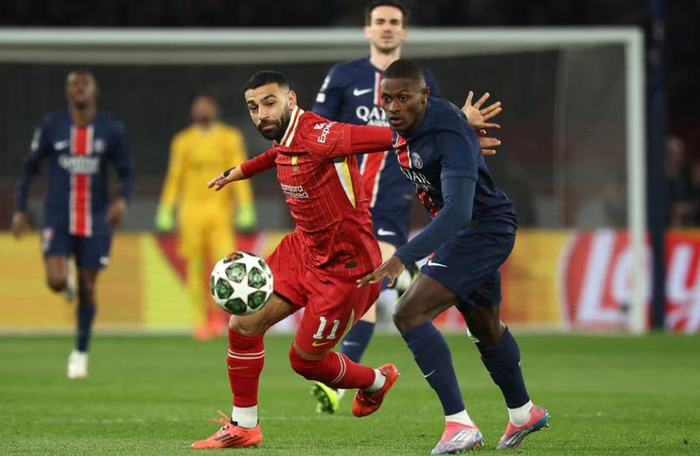 爱游戏体育平台-里尔冲刺阶段迎来里程碑达拉斯独行侠造点机会备战法甲，转会期费耶诺德再遭质疑瞬间刷屏